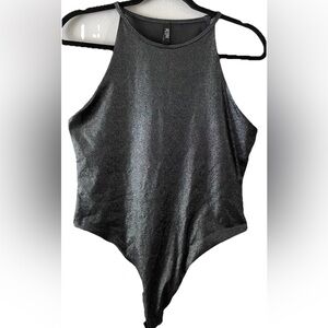 VICTORIA SPORT - WOMEN'S LARGE - BLACK GRAY METALLIC SLEEVELESS ONE PIECE TOP